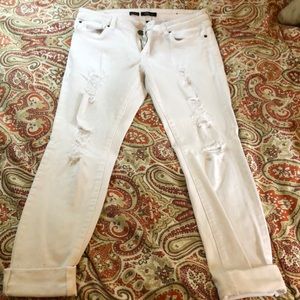 White distressed jeggings